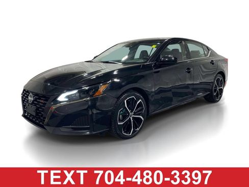 Used 2024 Nissan Altima 2.5 SR FWD image 1
