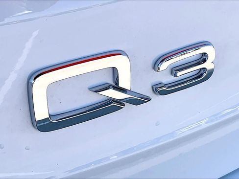 Certified 2025 Audi Q3 2.0T Premium w/ Convenience Package image 29