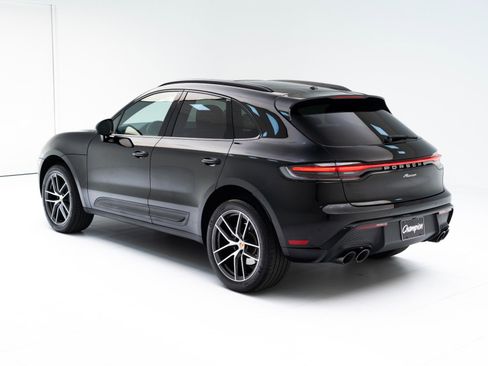 Certified 2026 Porsche Macan AWD/4WD image 3