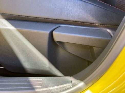 Used 2025 Nissan Kicks SR w/ SR Premium Package image 16