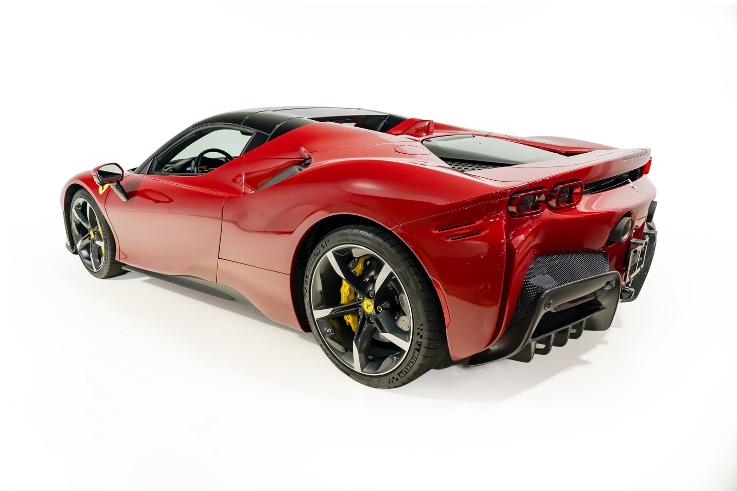 Used 2023 Ferrari SF90 Spider AWD/4WD image 4