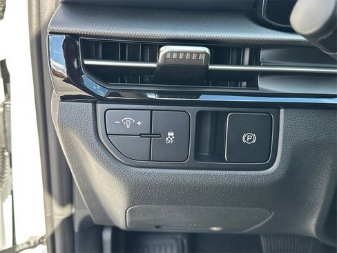 New 2026 Kia Sportage LX image 20