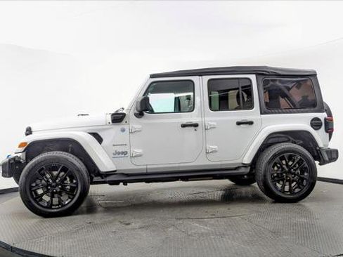 Used 2023 Jeep Wrangler Unlimited Sahara image 3