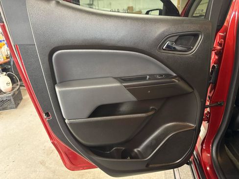 Used 2016 Chevrolet Colorado Z71 AWD/4WD image 29