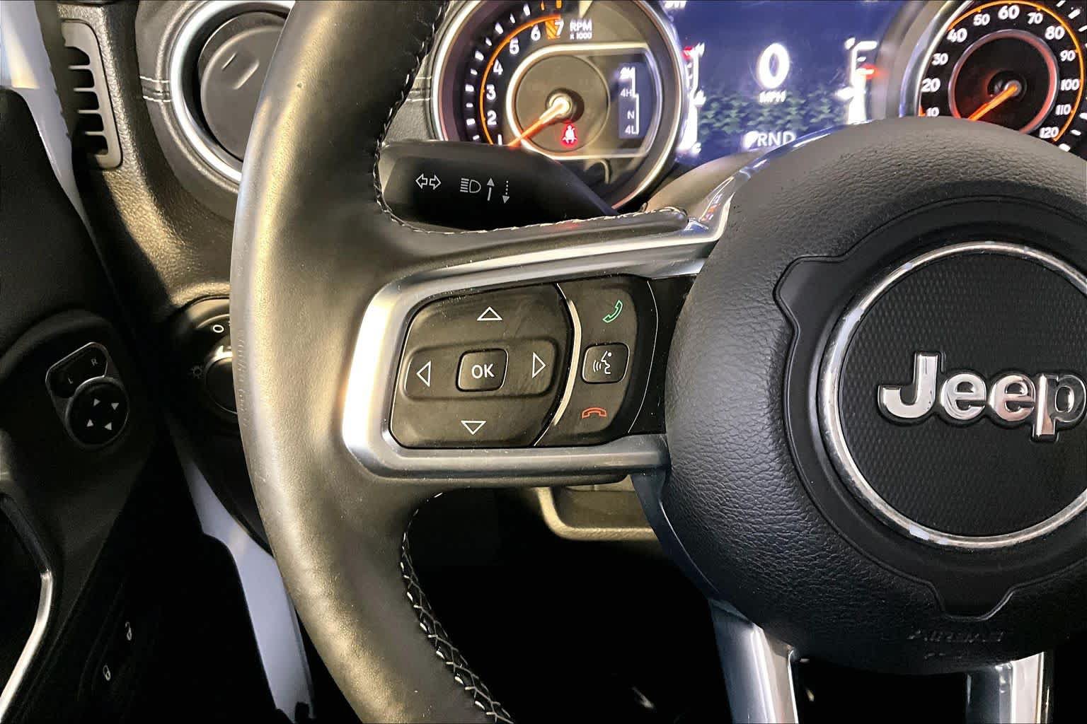 Used 2018 Jeep Wrangler Unlimited Sahara w/ Dual Top Group AWD/4WD image 24