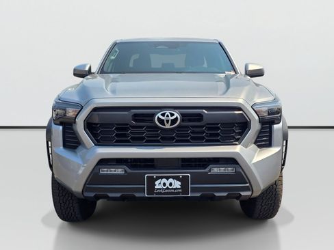 Used 2024 Toyota Tacoma TRD Off-Road AWD/4WD image 8