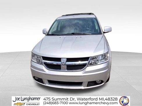 Used 2010 Dodge Journey R/T w/ Navigation & Sound Group I FWD image 3