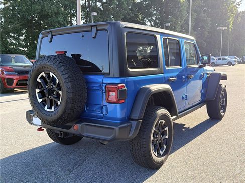 Used 2025 Jeep Wrangler Unlimited Rubicon AWD/4WD image 5