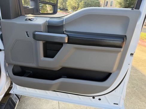 Used 2018 Ford F150 XLT w/ Equipment Group 302A Luxury RWD image 11