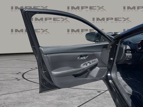 Used 2025 Nissan Sentra SV FWD image 20