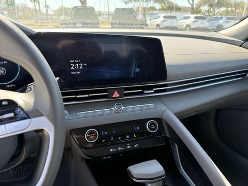 Used 2024 Hyundai Elantra SEL image 19