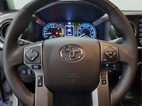 Certified 2022 Toyota Tacoma Limited w/ Nightshade Package AWD/4WD image 17