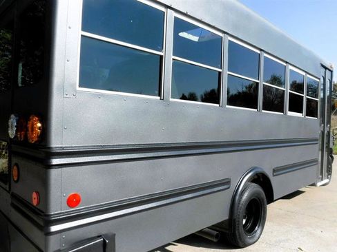 Used 2003 Ford E-450 and Econoline 450 Super Duty image 25