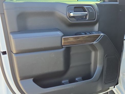 Used 2022 Chevrolet Silverado 1500 LT image 16