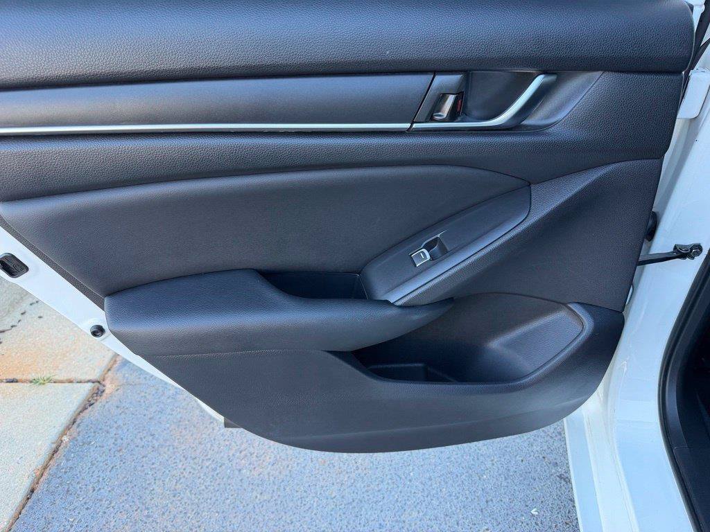 Used 2018 Honda Accord Sport image 12