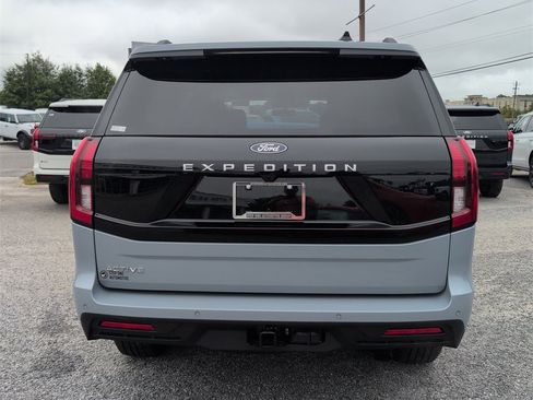 New 2025 Ford Expedition Active image 7