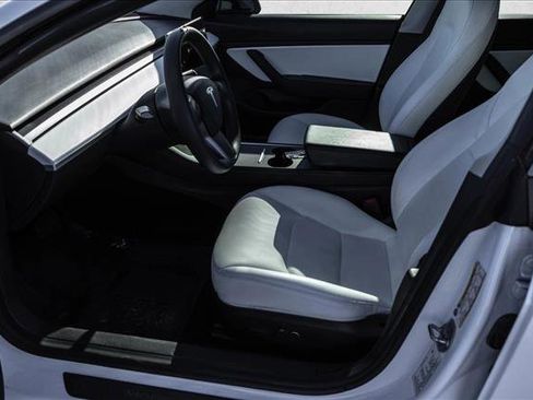 Used 2021 Tesla Model 3 Standard Range Plus image 11