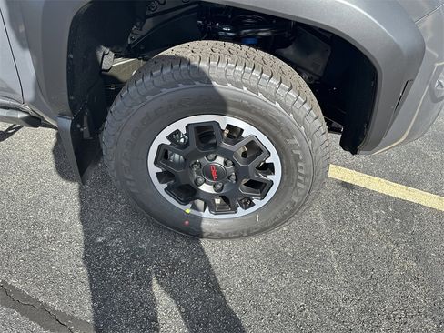 New 2025 Toyota Tacoma TRD Off-Road image 12