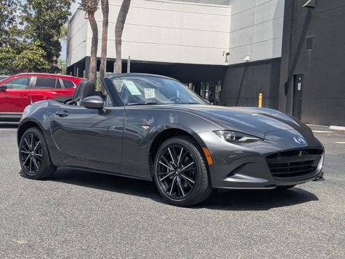 New 2026 MAZDA MX-5 Miata Grand Touring image 2