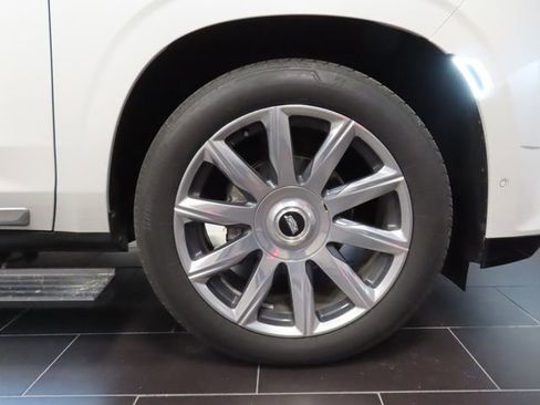 Used 2022 Cadillac Escalade Premium Luxury Platinum AWD/4WD image 17