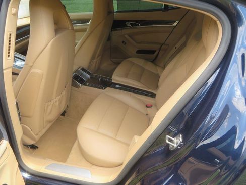 Used 2015 Porsche Panamera image 26