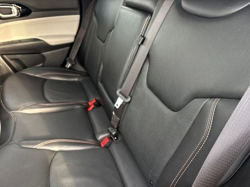 Certified 2022 Jeep Compass Limited image 30