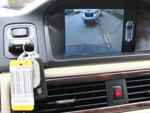 Used 2015 Volvo XC70 T6 w/ Climate Package image 20