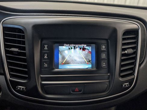 Used 2015 Chrysler 200 Limited w/ Convenience Group FWD image 26