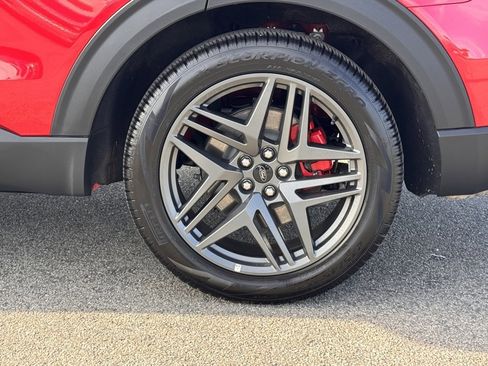 Used 2025 Ford Explorer ST-Line w/ Premium Package image 15