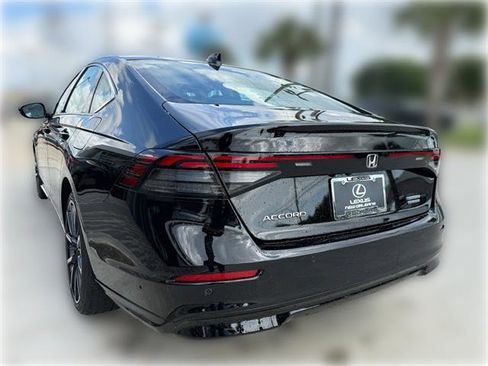 Used 2023 Honda Accord Touring image 6