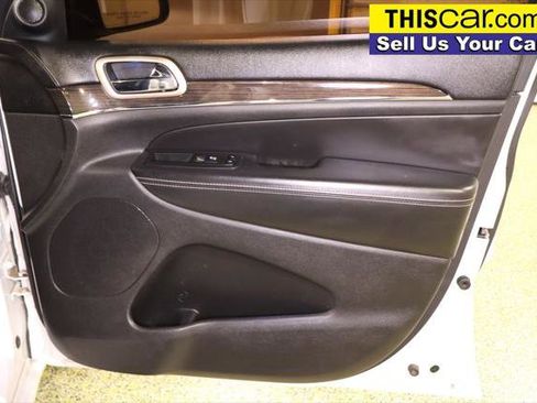 Used 2017 Jeep Grand Cherokee Overland image 36