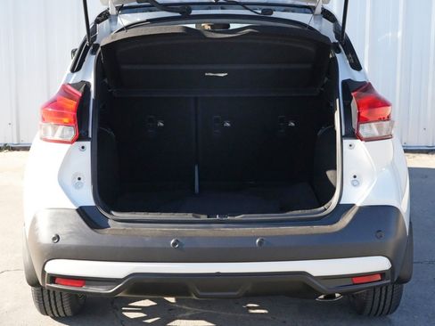 Used 2020 Nissan Kicks SR image 9