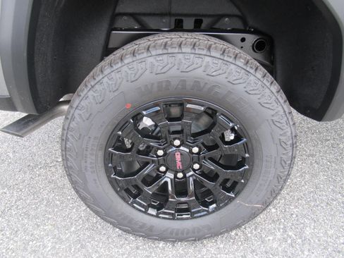 New 2026 GMC Canyon Elevation w/ Convenience Package RWD image 9