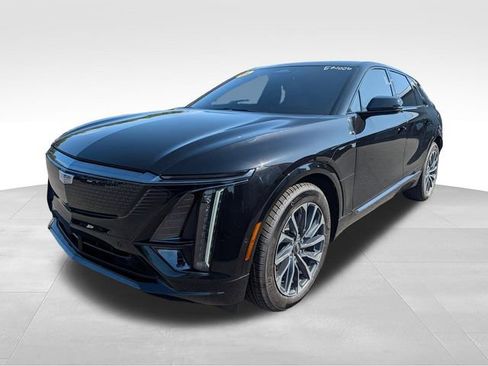 Used 2025 Cadillac Lyriq Sport w/ LPO, Floor Liner Package AWD/4WD image 3