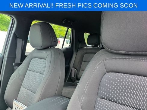 Used 2026 Chevrolet Equinox LT FWD image 9
