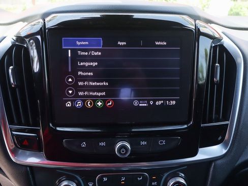 Used 2022 Chevrolet Traverse LT image 28