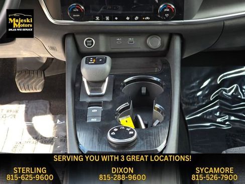 Used 2023 Nissan Rogue SV image 28