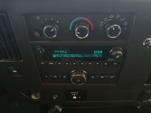 Used 2021 Chevrolet Express 2500 w/ Driver Convenience Package RWD image 8