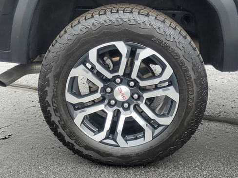 Used 2024 GMC Canyon AT4 w/ AT4 Premium Package image 5