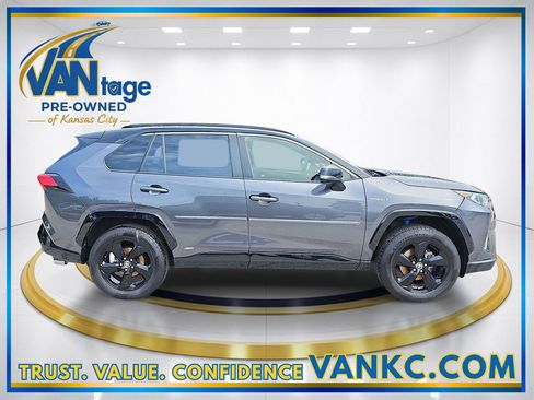 Used 2020 Toyota RAV4 XSE AWD/4WD image 5