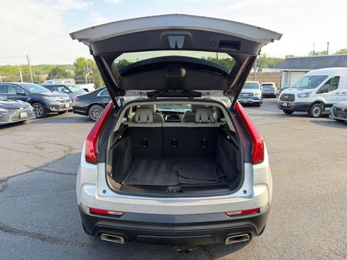 Used 2021 Cadillac XT4 Luxury w/ Cold Weather Package AWD/4WD image 9