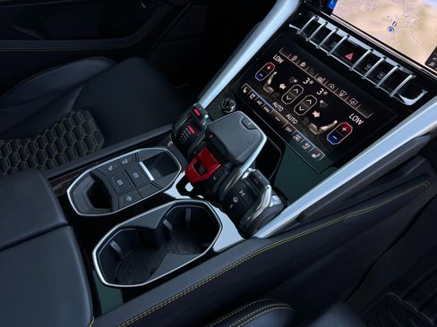 Used 2021 Lamborghini Urus image 21