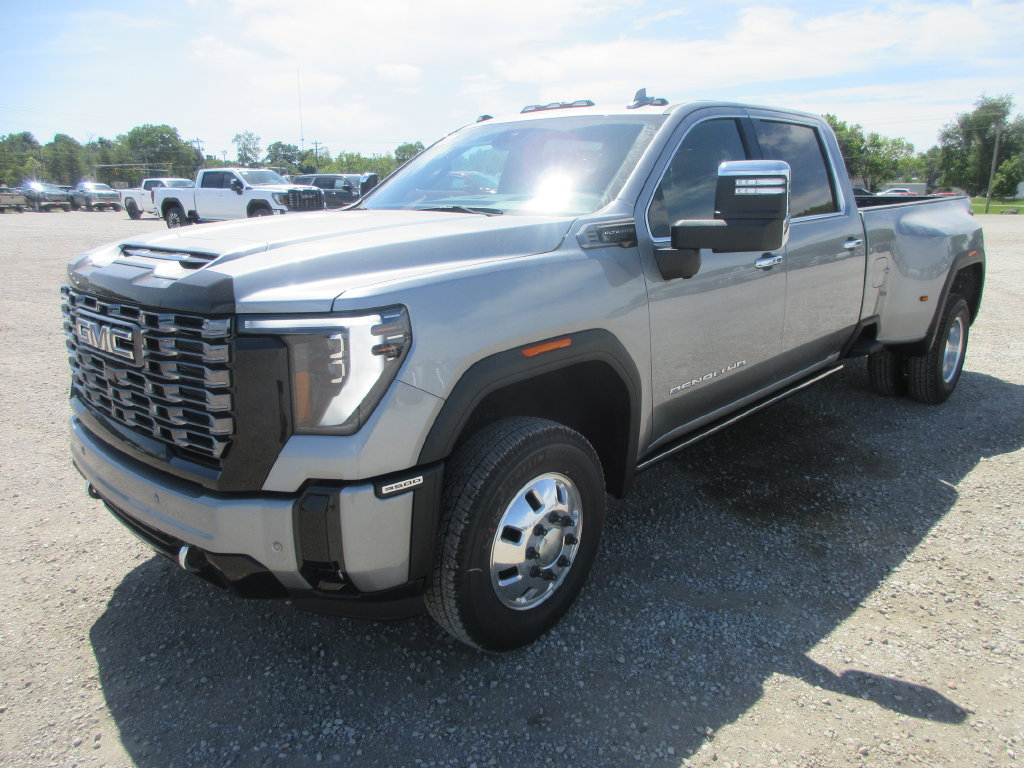 New 2026 GMC Sierra 3500 Denali Ultimate AWD/4WD image 11