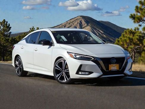 Used 2022 Nissan Sentra SR w/ Trunk Package image 2