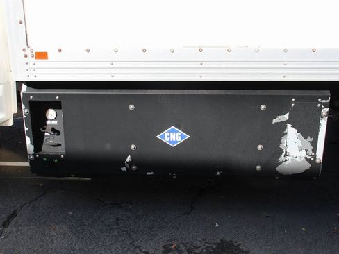 Used 2017 Ford F550 2WD Regular Cab Super Duty image 41