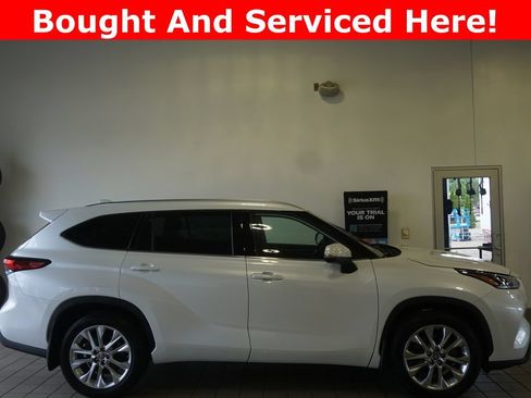 Used 2023 Toyota Highlander Limited AWD/4WD image 2