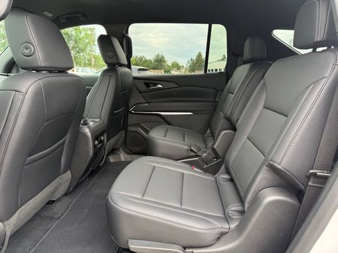 Used 2026 Chevrolet Traverse LT AWD/4WD image 12