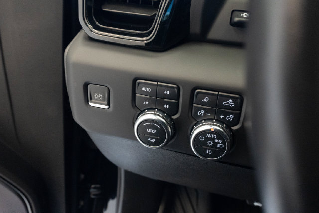 Used 2023 GMC Sierra 1500 AT4X w/ AT4X AEV Edition AWD/4WD image 18
