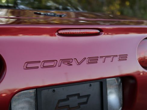 Used 2002 Chevrolet Corvette Coupe w/ Preferred Equipment Group2 image 36