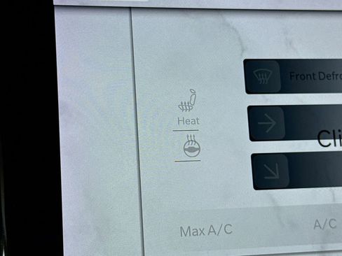 Used 2023 Jeep Grand Cherokee 4WD 4xe image 13